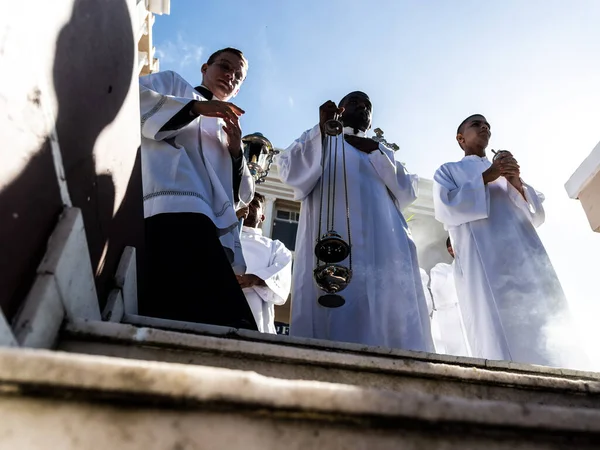 Salvador Bahia Brazilië Abril 2023 Katholieke Seminaristen Bereiden Met Wierook — Stockfoto