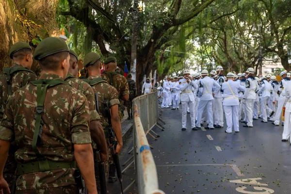 브라질 살바도르 2022 바히아 살바도르 군인들 브라질 독립기념일 시작되기를 기다리고 — 스톡 사진