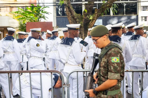 萨尔瓦多 巴西巴伊亚州 2022年9月7日 看到海军士兵在萨尔瓦多 巴伊亚州等待巴西独立日游行的开始 — 图库照片