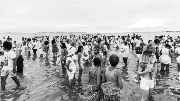 stock image Santo Amaro, Bahia, Brazil - May 15, 2022: Candomble worshipers are seen on Itapema beach during the Bembe do Mercado celebrations, in the city of Santo Amaro.