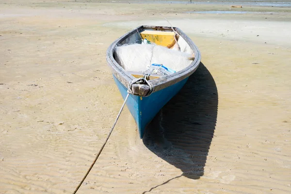 View Boat Docked Sand Itapema Beach Sunny Day — Stock Photo, Image