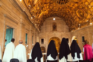 Salvador, Bahia, Brezilya - 16 Haziran 2022: Pelourinho, Bahia 'daki Salvador Bazilika Katedrali' ndeki Corpus Christi Ayini 'nin üst görüntüsü.