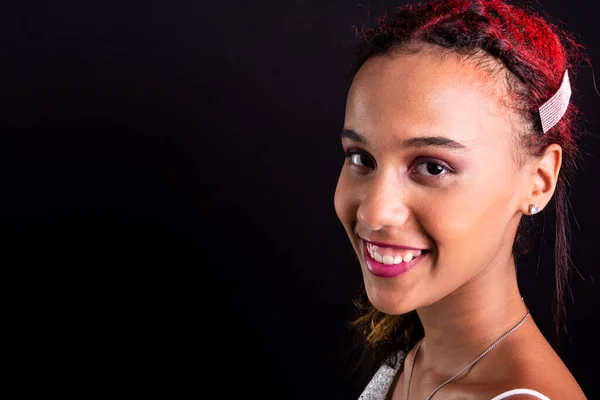 Studioporträt Eines Hübschen Teenagers Mit Make Isoliert Auf Schwarzem Hintergrund — Stockfoto