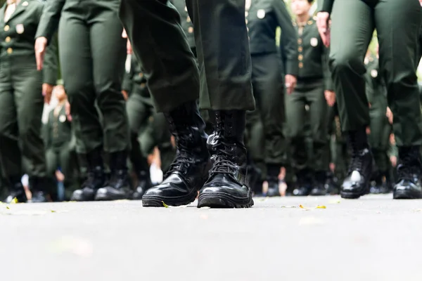 브라질 살바도르 2022 바히아 브라질 기념일에 행진하고 군인들의 부츠와 다리의 — 스톡 사진
