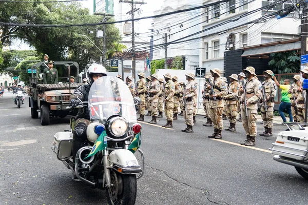 ブラジル バヒア州サルバドール 2022年9月7日 バヒア軍警察の兵士は バヒアのサルバドールで開催されたブラジル独立パレードで見られます — ストック写真