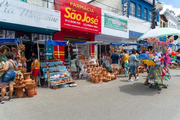 stock image Nazare, Bahia, Brazil - April 08, 2023: People are seen buying pieces at the traditional Caxixis fair in the city of Nazare das Farinas, Bahia.