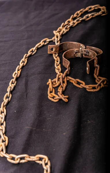 Παλαιές Αλυσίδες Χειροπέδες Που Χρησιμοποιούνται Για Την Κράτηση Κρατουμένων Δούλων — Φωτογραφία Αρχείου