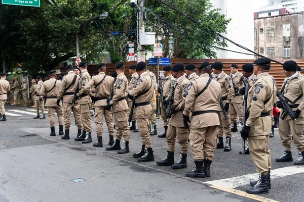ブラジル バヒア州サルバドール 2022年9月7日 バヒア軍警察の兵士は バヒアのサルバドールで開催されたブラジル独立パレードで見られます — ストック写真
