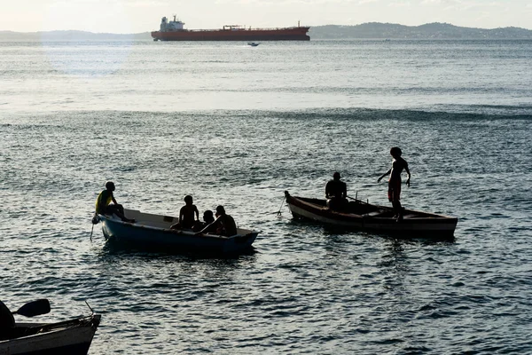 Salvador Bahia Brasilien Januar 2022 Silhouette Von Menschen Auf Booten — Stockfoto