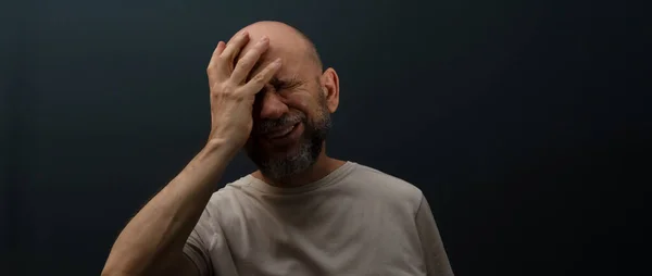 Homem Triste Que Sofre Dor Cabeça Enxaqueca Cara Estressado Com — Fotografia de Stock