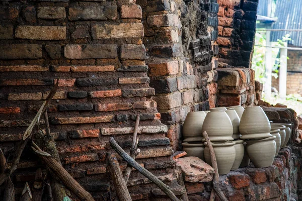 2018年8月31日ブラジル バイーア州アラトゥイプ 陶器の中で乾燥した陶器の破片 バイーア州アラトゥイプ市マラギピンホ — ストック写真