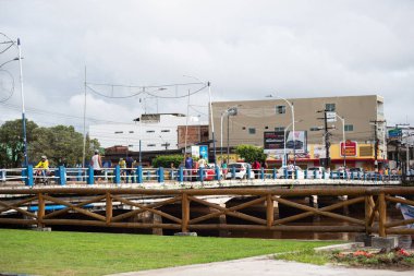 Valenca, Bahia, Brezilya - 3 Ocak 2023: Valenca, Bahia 'da iki mahalleyi birbirine bağlayan köprü.