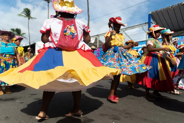 Salvador Bahia Brasil Fevereiro 2023 Mulheres Vestidas Desfile Personagens Rodando — Fotografia de Stock
