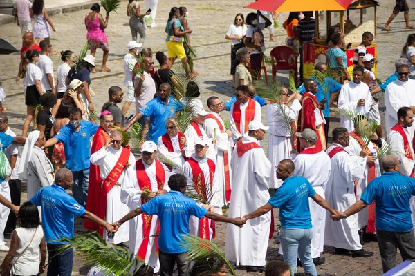 Salvador Bahia Brazil April 2023 Catholic Priests Faithful Seen Palm — Foto de Stock