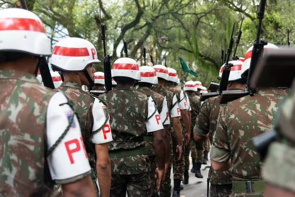 サルバドール バハイア ブラジル 2222年9月22日 サルバドール市のブラジルの独立パレード中に軍の兵士が見られます — ストック写真