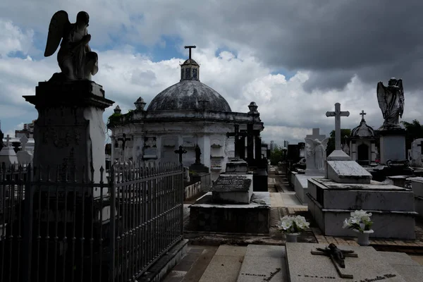 Сальвадор Баия Бразилия Января 2015 Года Скульптура Видна Могилах Кладбища — стоковое фото