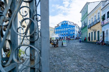 Salvador, Bahia, Brezilya - 02 Eylül 2023: Salvador, Bahia 'nın tarihi merkezinde Ladeira do Pelourinho' dan görüntü.