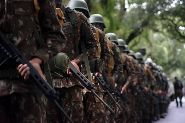 萨尔瓦多 巴西巴伊亚州 2023年9月7日 在巴伊亚州萨尔瓦多市举行的巴西独立日阅兵式上看到了军队士兵 — 图库照片