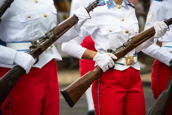 살바도르 바이아 브라질 2023년 바이아 살바도르에서 브라질 기념일 학생들은 소총을 — 스톡 사진