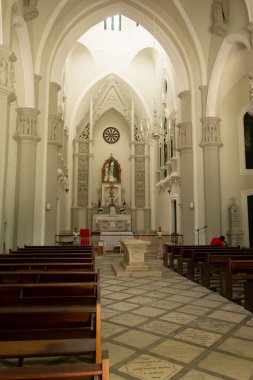 Salvador, Bahia, Brezilya - 21 Ocak 2015: Bahia 'nın Salvador kentindeki Campo Santo Mezarlığı' ndaki Katolik şapelinin iç görünümü.