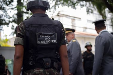 Salvador, Bahia, Brezilya - 07 Eylül 2023: Brezilya 'nın Bahia kentinde düzenlenen bağımsızlık yürüyüşü sırasında ordu askeri polis askerleri görüldü. 
