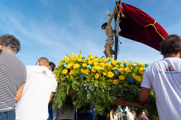 stock image Salvador, Bahia, Brazil - December 31, 2021: Statue of Jesus Christ, the lord of sailors, being taken to the Galiota boat on Boa Viagem beach, in the city of Salvador, Bahia.