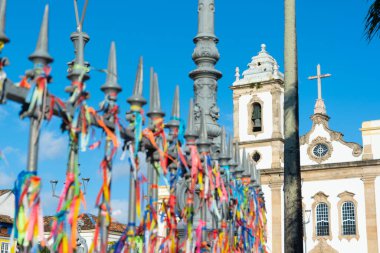 Salvador, Bahia, Brezilya - 2 Eylül 2023: Pelourinho 'daki Igreja Ordem Terceira Sao Domingos Gusmao' nun tepesinden görüntü, Salvador, Bahia kentinin tarihi merkezi.