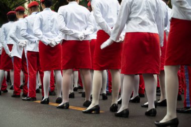 Salvador, Bahia, Brezilya - 07 Eylül 2023: Brezilya 'nın Bahia kentinde düzenlenen Brezilya bağımsızlık yürüyüşü sırasında askeri kolejden öğrenciler görülüyor.