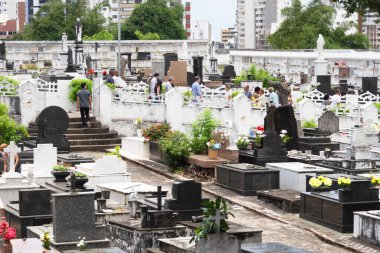 Salvador, Bahia, Brezilya - 2 Kasım 2018: Salvador, Bahia 'daki Campo Santo mezarlığının ölüm günü görüntüsü.