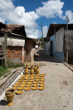 Aratuipe, Bahia, Brezilya - 30 Mayıs 2015: Bahia 'nın Aratuipe kentindeki Maragogipinho sokaklarının görüntüsü.