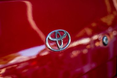 Salvador, Bahia, Brezilya - 02 Aralık 2023: Toyota otomobilinin logosu. Bahia, Salvador şehri..