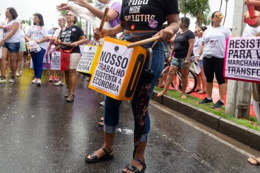 Salvador, Bahia, Brezilya - 08 Mart 2020: Protestocular, Bahia 'nın Salvador kentinde düzenlenen Uluslararası Kadın Günü sırasında görüldü.