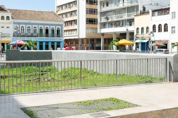 Salvador, Bahia, Brezilya - 07 Mart 2015: Bahia 'nın tarihi merkezi Salvador' daki Square da Se 'deki eski malikanelerin manzarası.