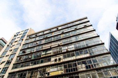 Salvador, Bahia, Brezilya - 05 Ocak 2024: Bahia kentinin Salvador kentindeki eski binaların cephesi.