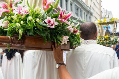 Salvador, Bahia, Brezilya - 08 Aralık 2023: Katolikler, Bahia 'nın Salvador kentinde Conceicao da Praia onuruna düzenlenen törenin ardından görüldü..