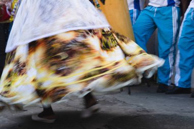 Cachoeira, Bahia, Brezilya - 15 Ağustos 2015: Bahia, Cachoeira 'da Samba dansı yapan insanların düşük kesimi.