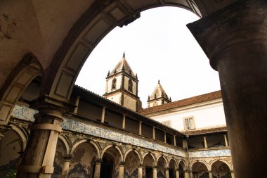 Salvador, Bahia, Brezilya - 08 Haziran 2019: Pelourinho 'daki Sao Francisco manastırının iç görünümü, tarihi Salvador, Bahia kentinin merkezi.