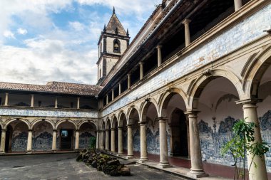 Salvador, Bahia, Brezilya - 08 Haziran 2019: SAo Francisco Manastırı içeriden görüldü. Pelourinho, Salvador, Bahia 'nın tarihi merkezi..