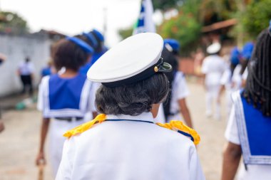 Saubara, Bahia, Brezilya - 3 Ağustos 2024: Marujada ve Cheganca kültür grubu üyeleri, Bahia 'nın Saubara kentinde düzenlenen geçit töreninde sahne alırken görüldü..