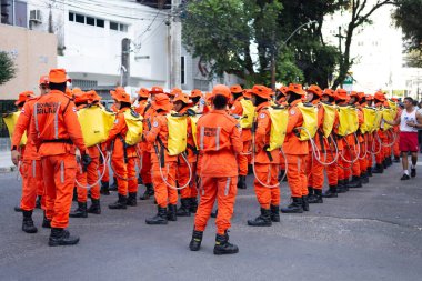 Salvador, Bahia, Brezilya - 07 Eylül 2024: Brezilya 'nın Bahia kentinde düzenlenen Brezilya Bağımsızlık Günü kutlamaları sırasında kurtarma askerleri görüldü.