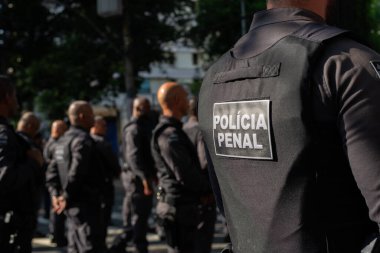 Salvador, Bahia, Brezilya - 07 Eylül 2024: Brezilya 'nın Bahia kentinde düzenlenen Brezilya Bağımsızlık Günü kutlamaları sırasında cezaevi polisleri düzenlenirken görüldü.