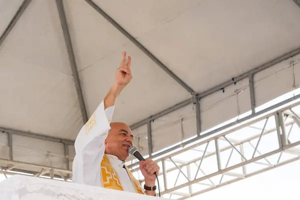 stock image Salvador, Bahia, Brazil - December 27, 2019: Priest is seen celebrating mass at the Senhor do Bonfim church in Salvador, Bahia.