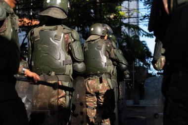  Brezilya 'nın Bahia eyaletinin Salvador kentinde düzenlenen Bağımsızlık Günü kutlamaları sırasında askeri birlikler görülüyor..