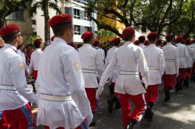 Salvador, Bahia, Brezilya - 07 Eylül 2024: Ordu askeri okulundan öğrenciler, Brezilya 'nın Salvador, Bahia kentindeki bağımsızlık töreninde görüldüler.