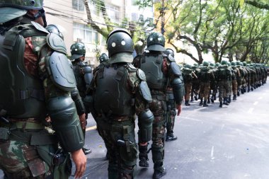 Salvador, Bahia, Brezilya - 07 Eylül 2024: Ordu askerleri Brezilya 'nın Bahia kentindeki Salvador kentinde düzenlenen bağımsızlık kutlamalarında yürürken görüldü.