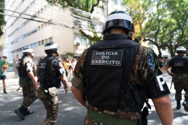 Salvador, Bahia, Brezilya - 07 Eylül 2024: Ordu askerleri Brezilya 'nın Bahia kentindeki Salvador kentinde düzenlenen bağımsızlık kutlamalarında yürürken görüldü.