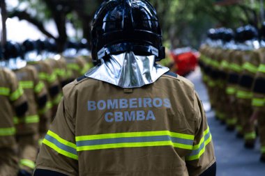 Salvador, Bahia, Brezilya - 07 Eylül 2024: Brezilya Bağımsızlık Günü 'nde itfaiyelerin geçit töreni yaptığı görüldü. Salvador, Bahia.