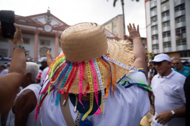 Salvador, Bahia, Brezilya - 16 Ocak 2025: Katolikler Salvador, Bahia 'daki Lavagem do Bonfim festivaline katılırken görüldü.