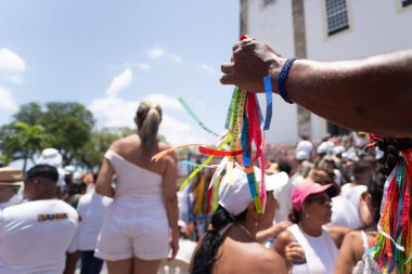 Salvador, Bahia, Brezilya - 16 Ocak 2025: Katolikler Salvador, Bahia 'daki Lavagem do Bonfim festivaline katılırken görüldü.
