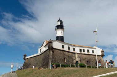 Salvador, Bahia, Brezilya - 24 Ocak 2025: Salvador, Bahia 'daki ünlü Barra Deniz Feneri manzarası.
